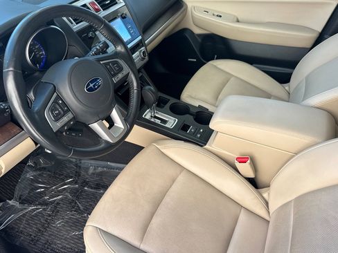 Used 2017 Subaru Outback 2.5i Limited AWD/4WD image 11