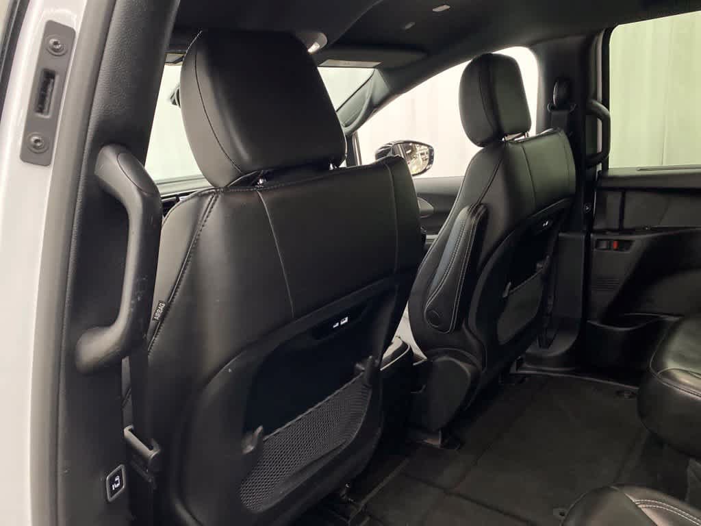 Used 2025 Chrysler Pacifica Select FWD image 14