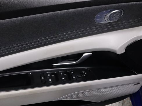 Certified 2023 Hyundai Elantra Limited image 22