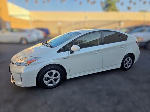 Used 2015 Toyota Prius Two FWD image 5