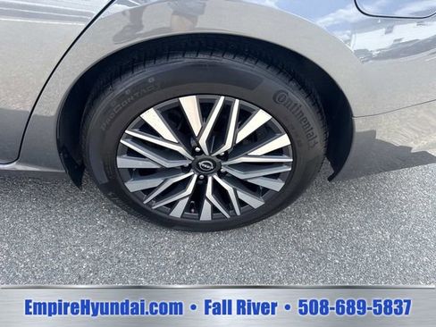 Used 2024 Nissan Altima 2.5 SV FWD image 13