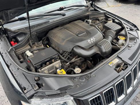Used 2014 Jeep Grand Cherokee Laredo AWD/4WD image 24