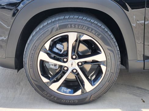 New 2026 Chevrolet Trax RS w/ Sunroof Package FWD image 11