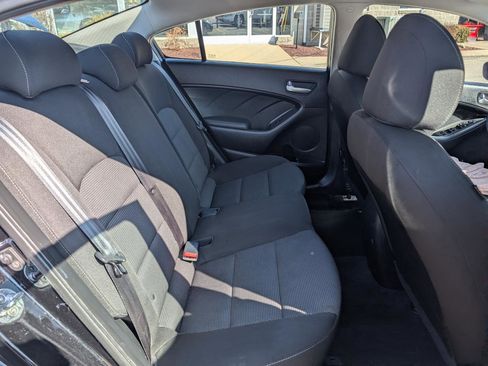 Used 2018 Kia Forte LX image 21