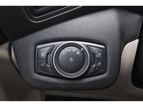 Used 2019 Ford Escape SE FWD image 19