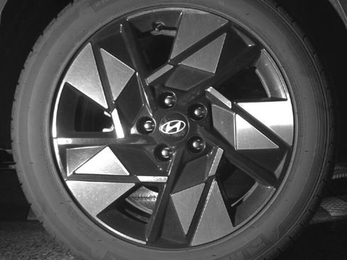 Used 2025 Hyundai Kona SEL FWD image 15
