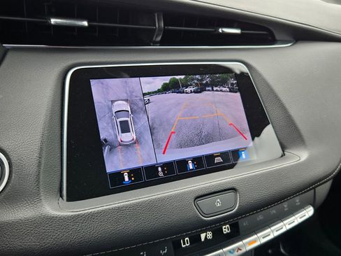 Used 2022 Cadillac XT4 Premium Luxury w/ Enhanced Visibility Package FWD image 18