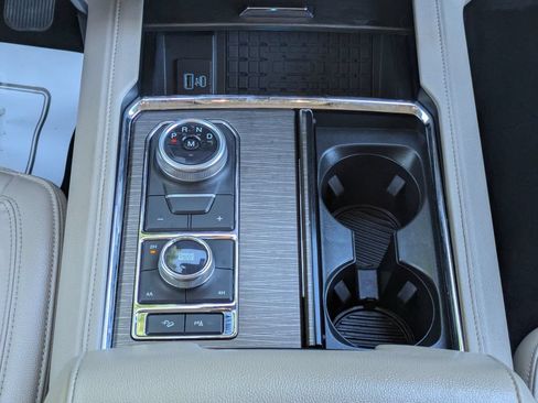 Used 2024 Ford Expedition Max Limited AWD/4WD image 18