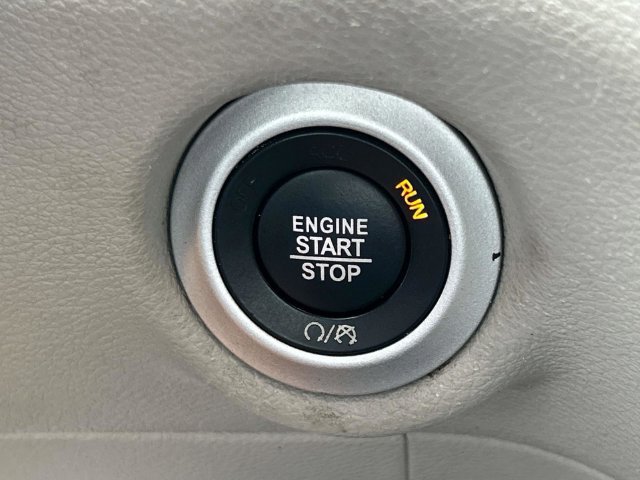 Used 2022 Chrysler Pacifica Touring-L FWD image 31
