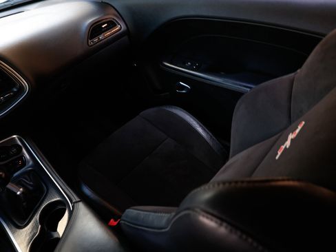 Used 2015 Dodge Challenger R/T Scat Pack w/ Scat Pack Appearance Package image 27