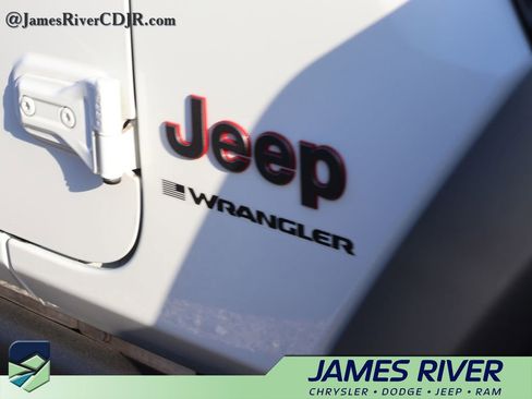 Used 2023 Jeep Wrangler Unlimited Rubicon w/ LED Lighting Group image 11