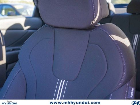New 2026 Hyundai Elantra SEL Sport FWD image 27