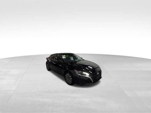 Used 2024 Nissan Altima 2.5 SV w/ SV Premium Package FWD image 5