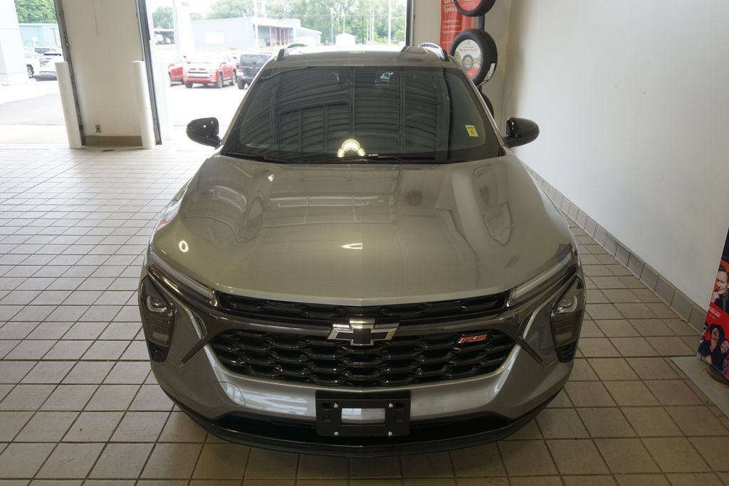 Used 2024 Chevrolet Trax RS w/ Sunroof Package FWD image 15