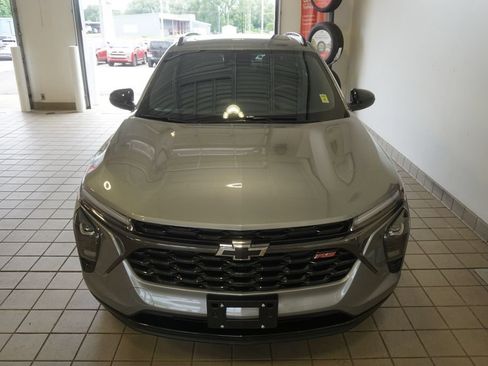 Used 2024 Chevrolet Trax RS w/ Sunroof Package FWD image 15