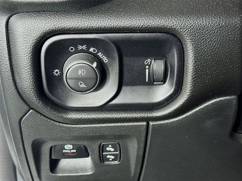 Used 2023 RAM 1500 Big Horn AWD/4WD image 10