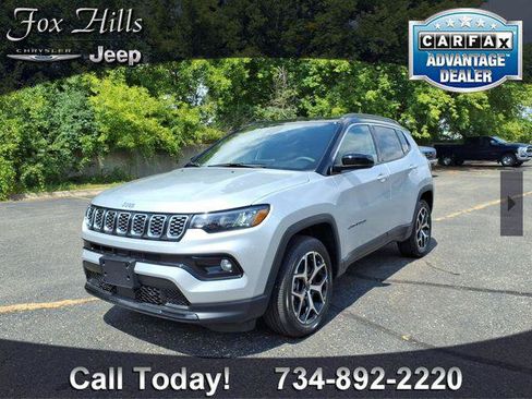 Certified 2025 Jeep Compass Limited AWD/4WD image 3