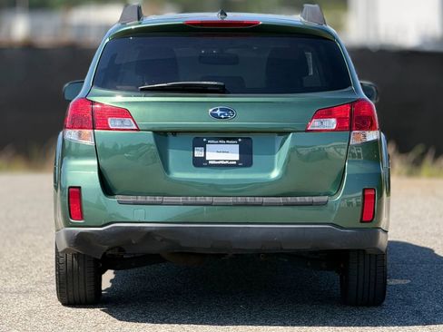 Used 2011 Subaru Outback 2.5i Limited image 4