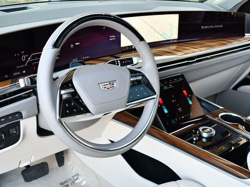 Used 2025 Cadillac Escalade Sport Platinum w/ LPO, ONYX Package image 59