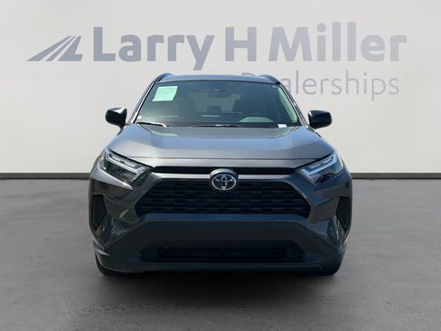 Used 2024 Toyota RAV4 LE AWD/4WD image 8