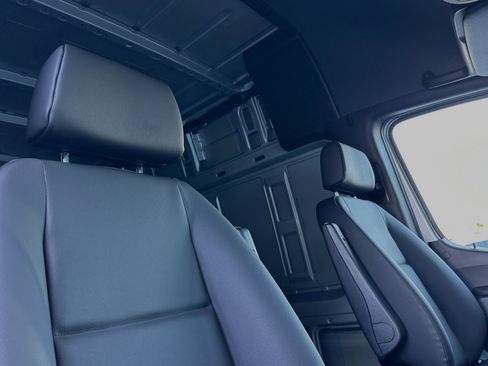 New 2024 Mercedes-Benz Sprinter 2500 image 16