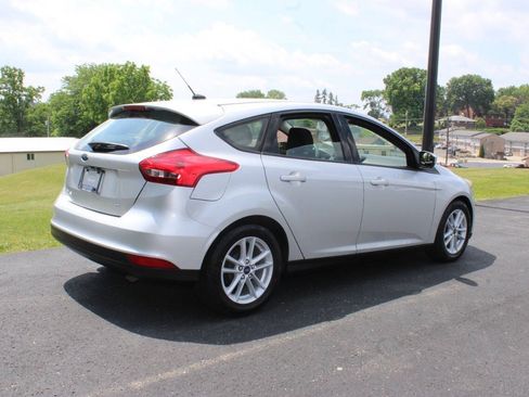 Used 2018 Ford Focus SE FWD image 3