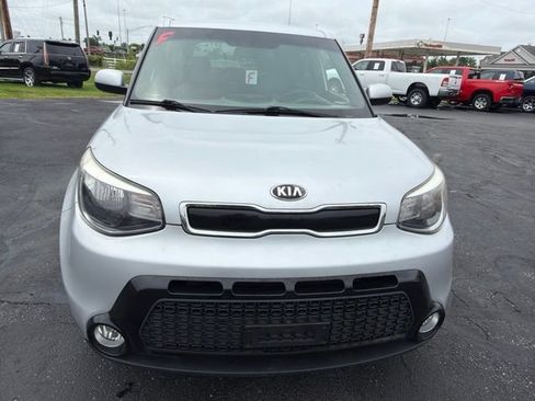 Used 2016 Kia Soul + FWD image 2
