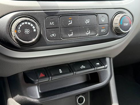 Used 2015 Chevrolet Colorado LT RWD image 17