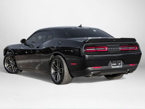 Used 2018 Dodge Challenger R/T Plus image 7