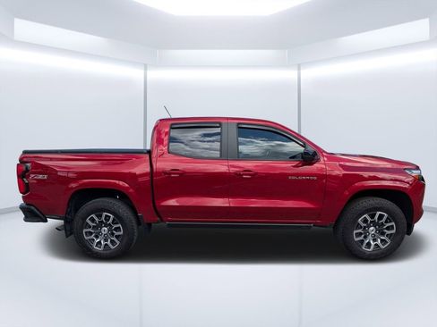 Used 2024 Chevrolet Colorado Z71 w/ Z71 Convenience Package 2 AWD/4WD image 2