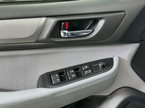 Used 2019 Subaru Outback 2.5i Premium image 15