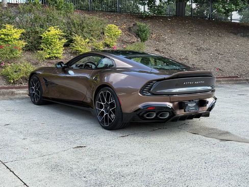 New 2025 Aston Martin Vanquish image 18