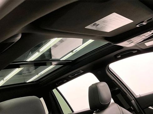 Used 2024 Cadillac XT6 Premium Luxury image 17