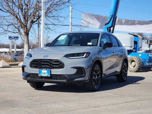 Certified 2025 Honda HR-V Sport image 3