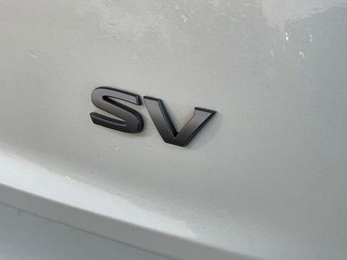 Used 2024 Nissan Rogue SV image 9