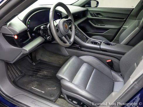 Used 2022 Porsche Taycan RWD image 13