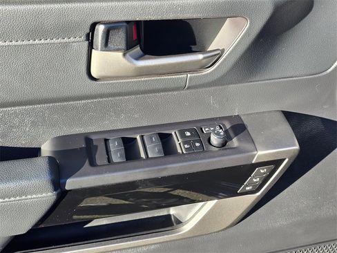 Used 2023 Toyota Tundra Limited image 23