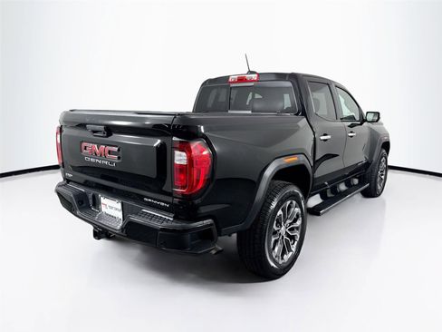 Used 2023 GMC Canyon Denali image 12