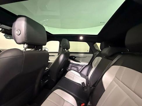Used 2022 Land Rover Range Rover Evoque R-Dynamic SE image 15