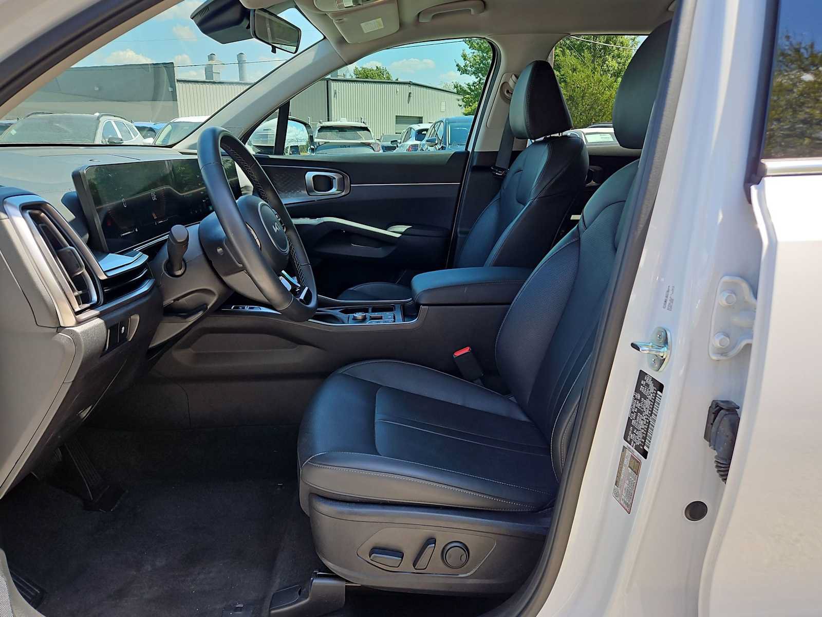 Certified 2025 Kia Sorento S FWD image 16
