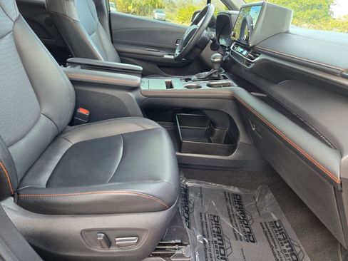 Used 2022 Toyota Sienna XSE image 22