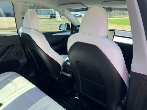 Used 2024 Tesla Model Y Long Range image 15