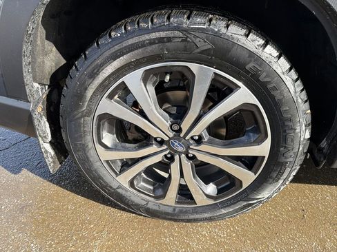 Certified 2022 Subaru Forester Limited image 18