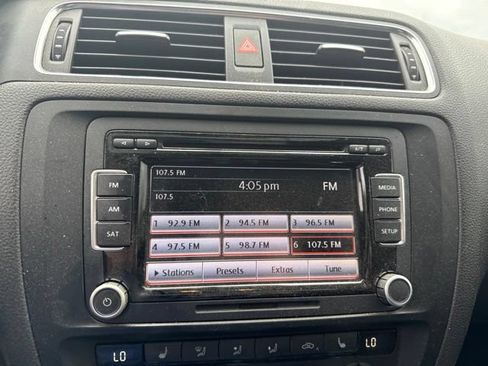 Used 2013 Volkswagen Jetta GLI FWD image 10