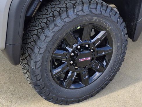 New 2026 GMC Sierra 2500 AT4 w/ AT4 Premium Plus Package image 5