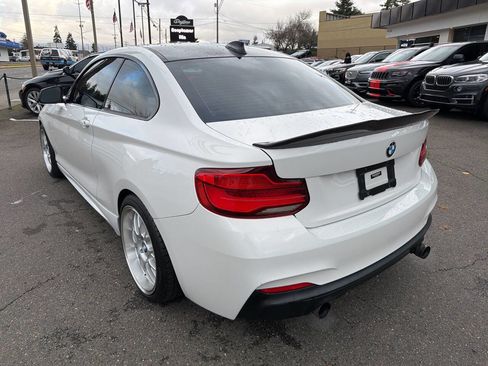 Used 2016 BMW M235i Coupe image 4