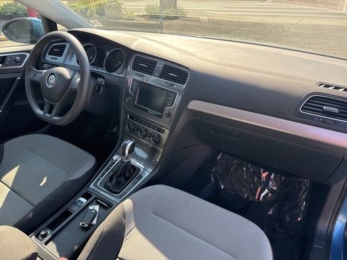 Used 2016 Volkswagen e-Golf SE w/ DC Fast Charging Package image 21