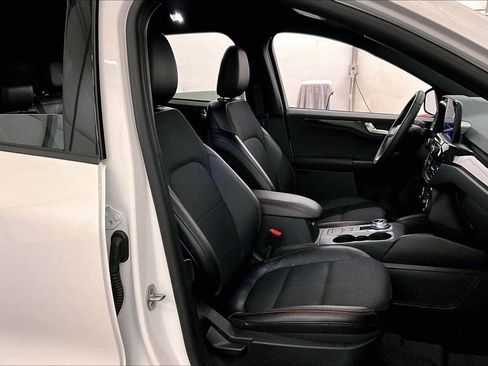 Used 2025 Ford Escape ST-Line Elite image 7