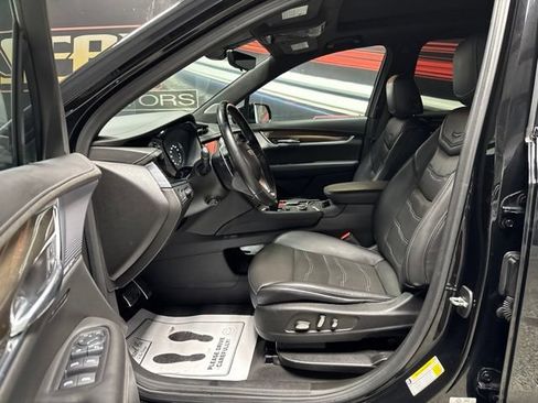 Used 2023 Cadillac XT6 Sport w/ Platinum Package AWD/4WD image 5