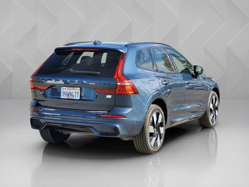 Certified 2024 Volvo XC60 T8 Ultimate w/ Protection Package Premier image 6